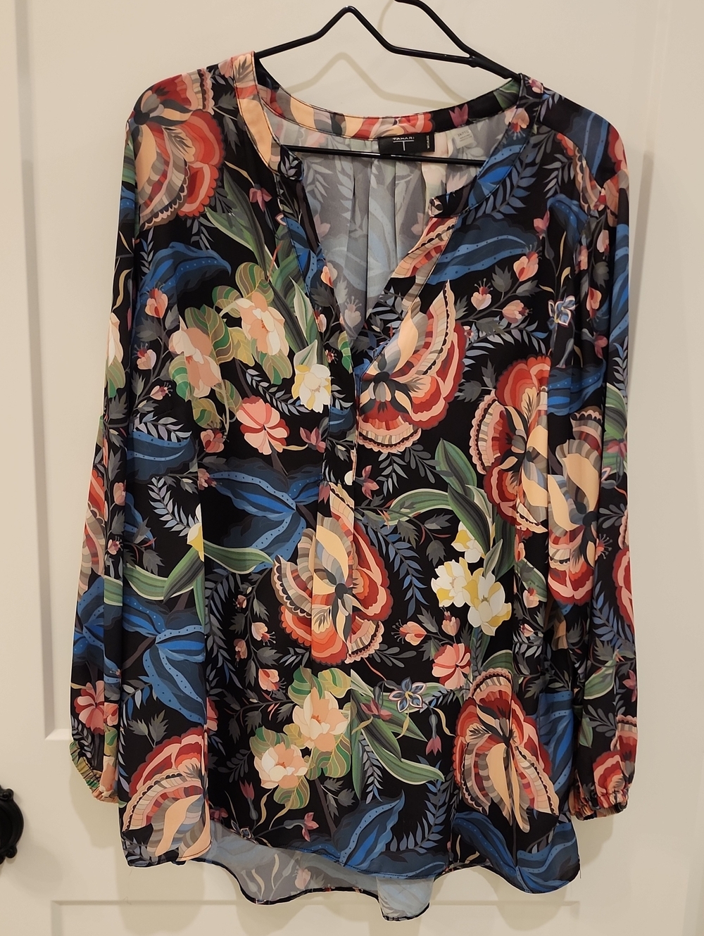 Tahari Woman Black Multi Floral V-Neck Long-Sleeve Blouse